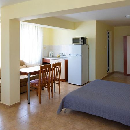 Zlatna Ribka Hotel Черноморец Екстериор снимка