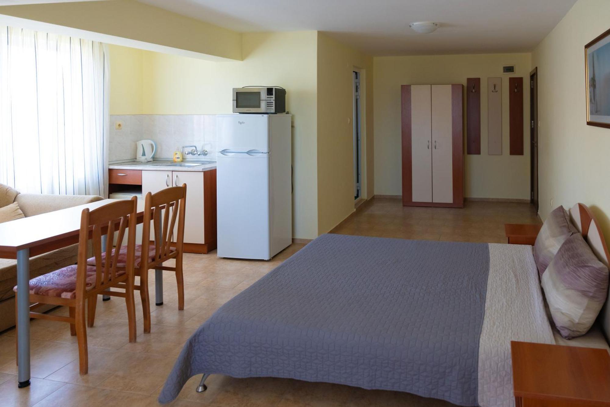 Zlatna Ribka Hotel Черноморец Екстериор снимка