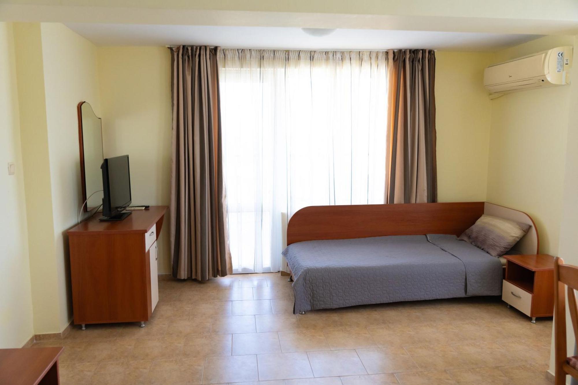 Zlatna Ribka Hotel Черноморец Екстериор снимка