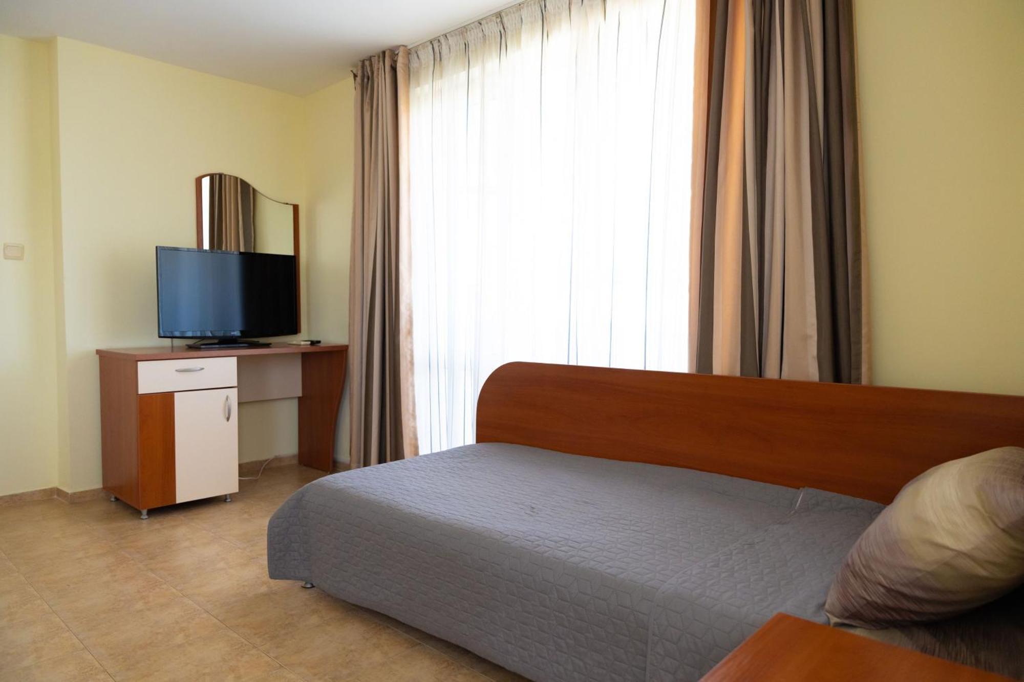 Zlatna Ribka Hotel Черноморец Екстериор снимка