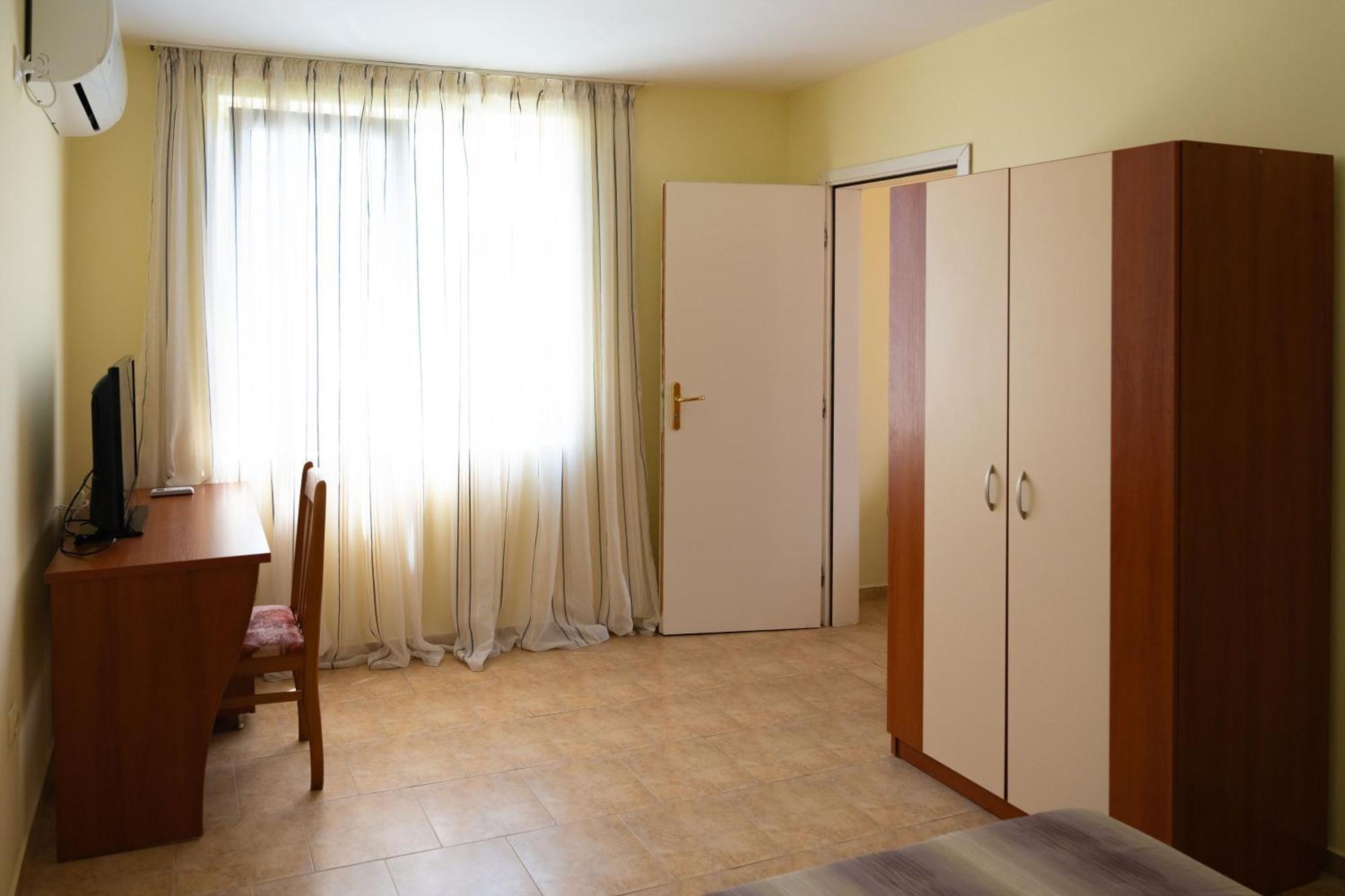 Zlatna Ribka Hotel Черноморец Екстериор снимка